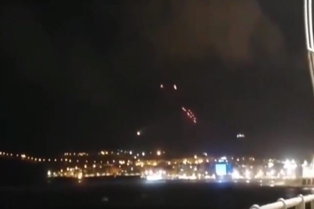هذه تدريبات عسكرية في جزر الكناري وليست قذائف تسقط على الكركرات